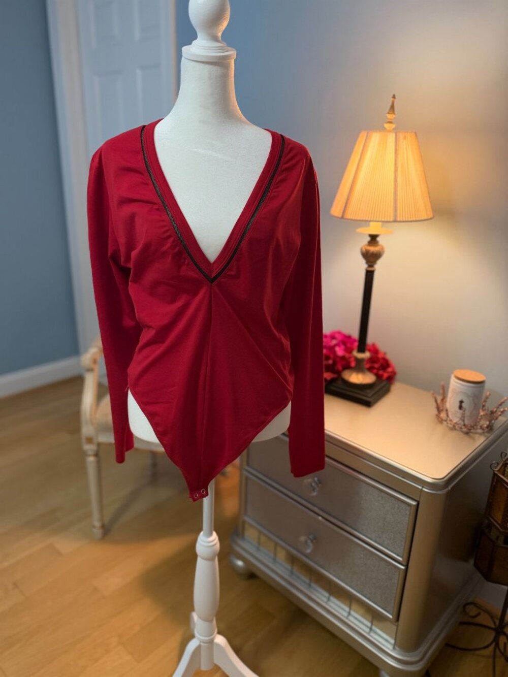 Good American Red Bodysuit w/ Black Lining in V-Neck, Never Worn, Size 5 (18/20)